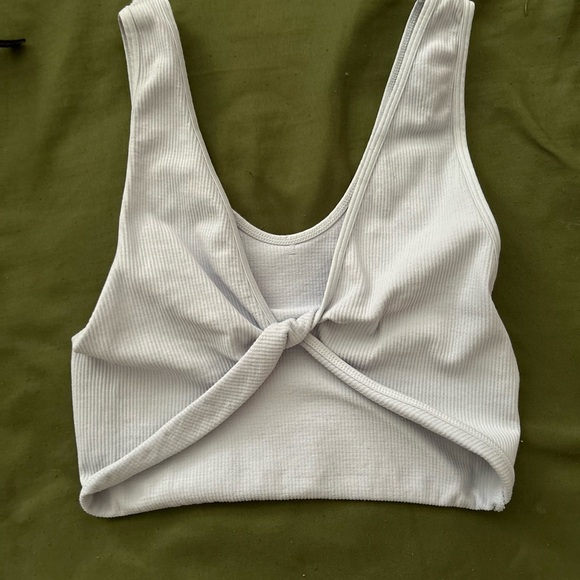 6 Tops Bundle - Picture 4 of 6